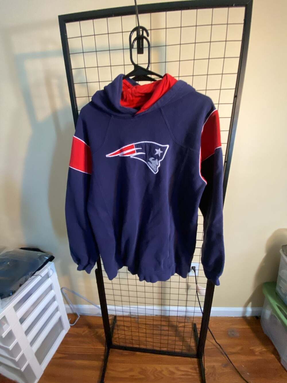 NFL  New England Patriots Youth Navy Blue Red Hoodie Sweatshirt Size XL 18/20